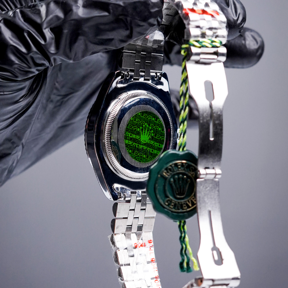 Oyster Perpetual-Back-02 Oyster Perpetual Datejust | Black, White & Blue Dials