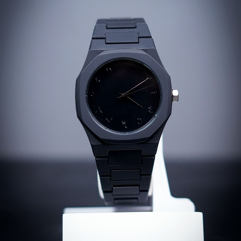 Black Arabic Aura Quartz Watch – Sleek, Lightweight Design with Premium Finish